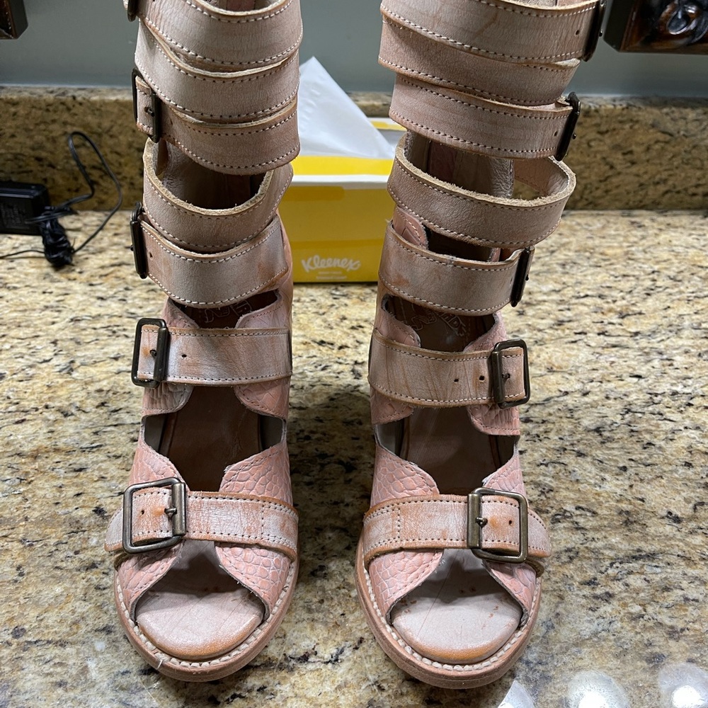 For Kate only to purchase. Freebird Bond Size 8 Blush
